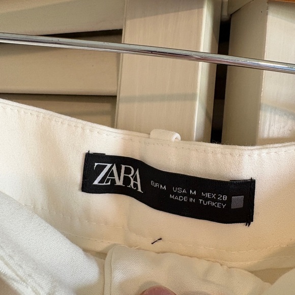 Zara Cream High-Rise Tailored Shorts - Picture 2 of 3